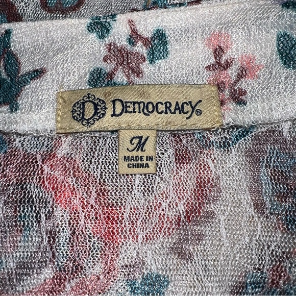 Democracy Women’s Floral Cap Sleeve Top with Lace Trim – Size Medium - Picture 6 of 9